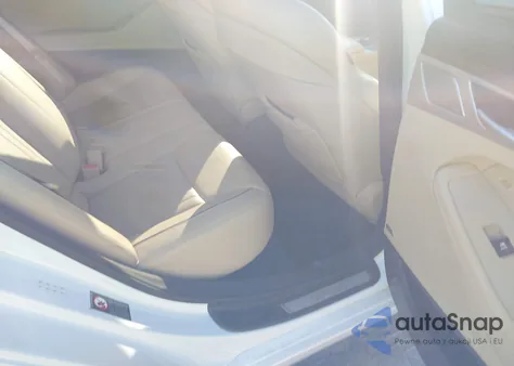 2018 Genesis G80 3.8 из США, поврежденный, VIN KMHGN4JE2JU247060